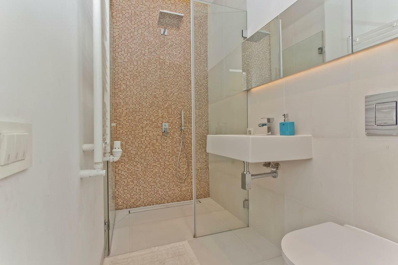 Luxury And Comfortable- Golden Apartments- Royal Street Варшава Екстер'єр фото